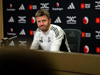Carrick lộ tâm sự bất ngờ: ‘Tôi không dám nghĩ đến hợp đồng dài hạn dù MU thắng cả Arsenal, Man City’