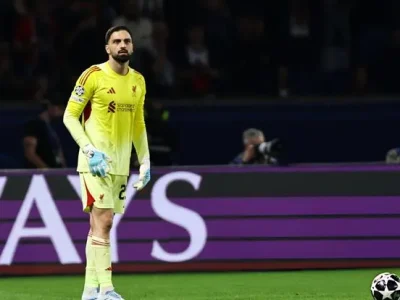 HLV Arne Slot thốt lời khen ngợi, tiết lộ ‘người hùng’ cứu Liverpool khỏi thất bại thảm trước PSG