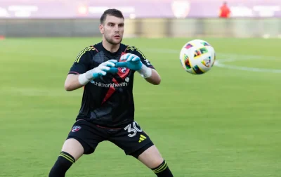 Bom Tấn Chuyển Nhượng: Thủ Môn Số 1 Indonesia Chính Thức Gia Nhập Ajax Amsterdam 1