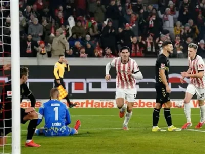 Koln vs Wolfsburg: Trận đấu sinh tử, ai sẽ thoát khỏi vũng lầy Bundesliga? 1