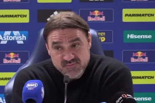 HLV Daniel Farke het loi ca ngoi Arsenal.