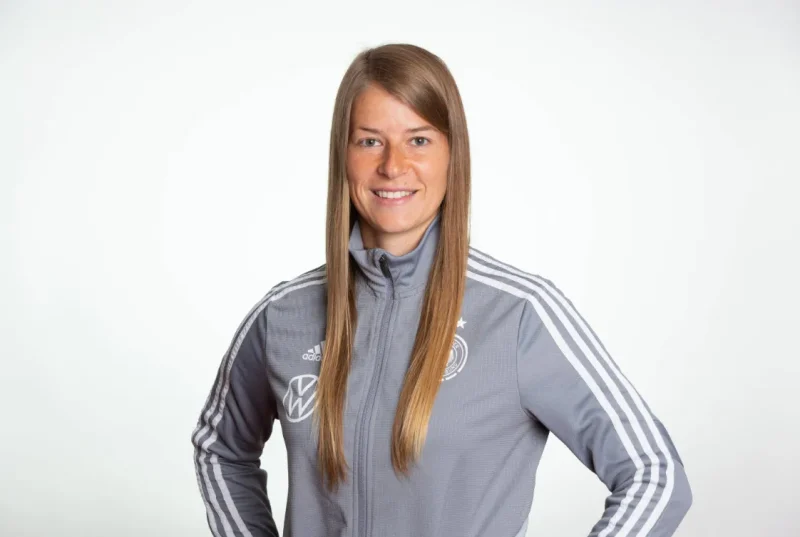 HLV Marie-Louise Eta: Nữ tướng đầu tiên cầm quân tại Bundesliga, viết nên lịch sử bóng đá Đức 1